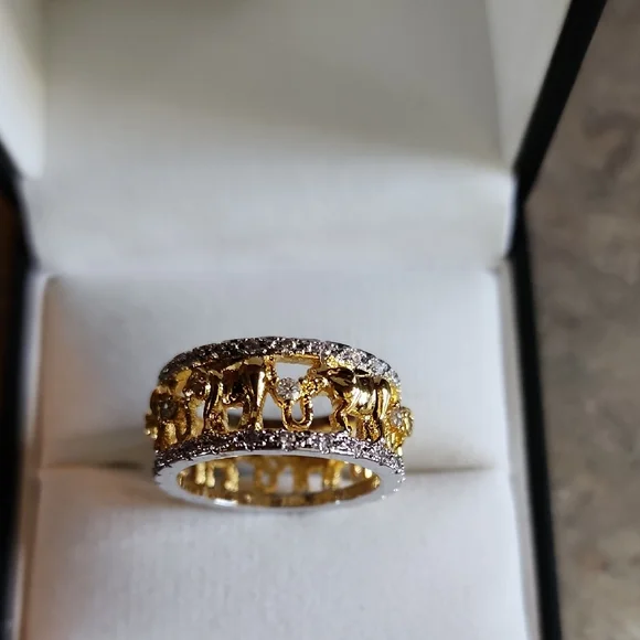 Elegant Gold and Silver Elephant Ring - Picture 11 of 16